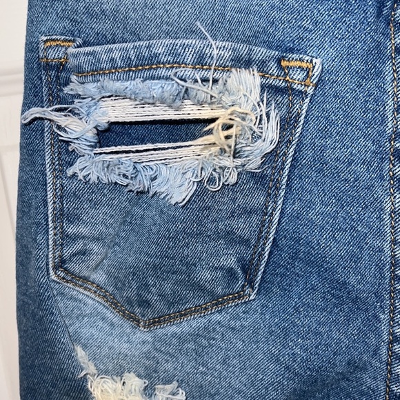 VIBRANT High-rise Denim Distressed Shorts Sz.Sm 3-5 - Picture 3 of 7